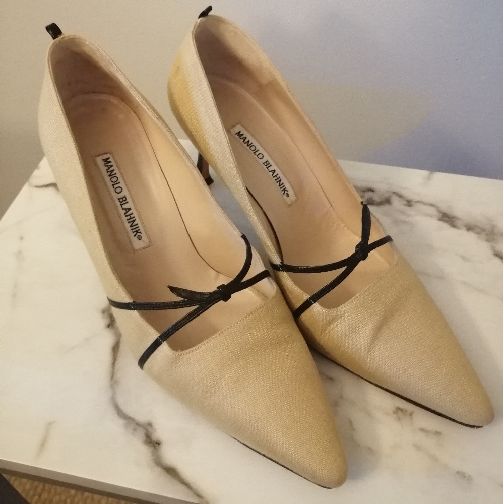 Manolo Blahnik linen pumps - heels